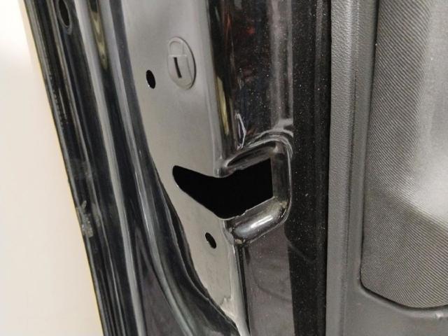 5P0831055A VAG Puerta delantera izquierda  disponible Ourense