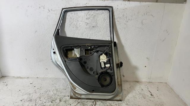 5P0833055A Puerta trasera izquierda  en stock Castellón