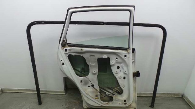 5P0833055A VAG Puerta trasera izquierda  comprar en Oviedo