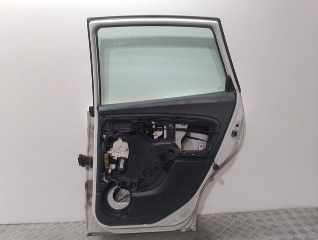 5P0833056A VAG Puerta trasera derecha  comprar en Jaén