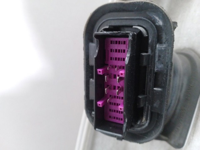 VAG 5P0833056A Puerta trasera derecha  en stock Terrassa