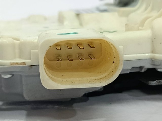5P0839011 VAG Cerradura de puerta trasera izquierda  en stock Córdoba