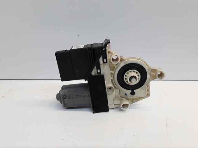 5P0839401 VAG Motor del elevalunas de la puerta trasera izquierda  en stock Gandía