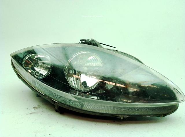 VAG 5P1941006E Faro derecho  en stock Valencia
