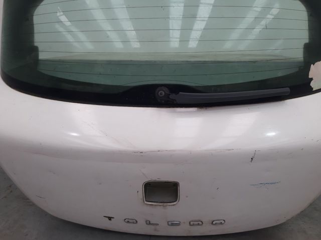 VAG 5P5827024 Puerta trasera del maletero (portón trasero)  comprar en Murcia