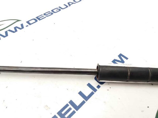 5P5827550A Amortiguador de la tapa del maletero  disponible Málaga