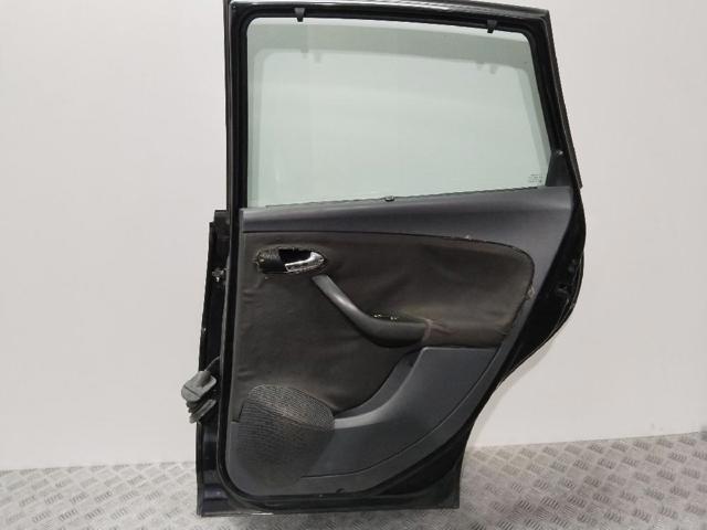 5P8833056 Puerta trasera derecha comprar Sevilla