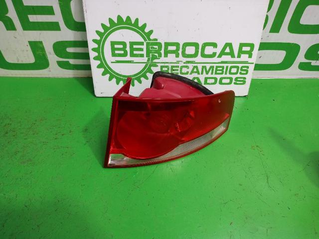 5P8945096A Piloto trasero exterior derecho  disponible Utrera