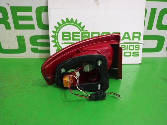 5P8945096A VAG Piloto trasero exterior derecho  comprar en Oviedo