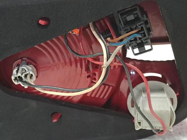5P8945108B Piloto trasero interior derecho comprar Girona