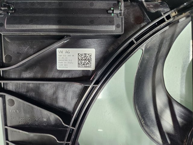 5Q0121203DE VAG Difusor del radiador de refrigeración con motor y hélice  disponible Vigo