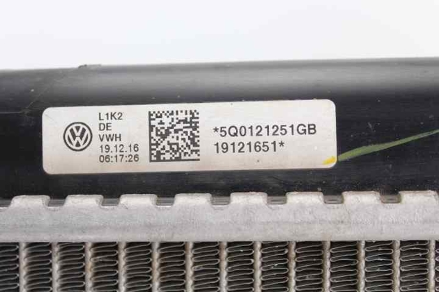 5Q0121251GB Radiador adicional de refrigeración del motor  comprar en Zaragoza
