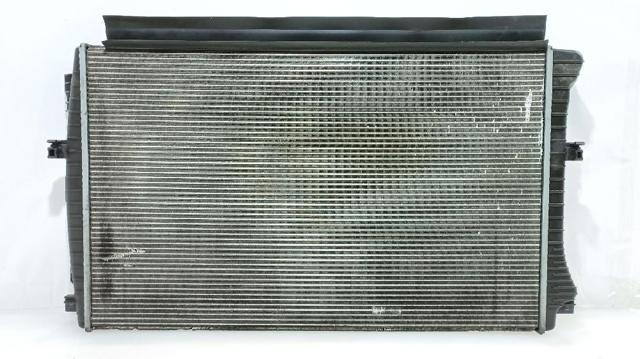 VAG 5Q0121251GQ Radiador de refrigeración del motor  disponible Valladolid