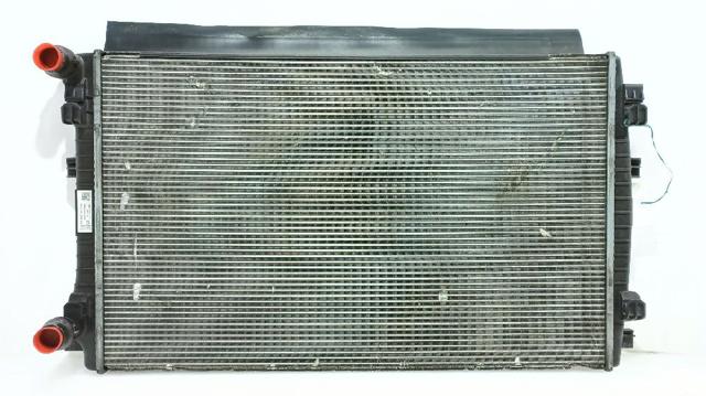 5Q0121251GQ Radiador de refrigeración del motor  disponible Málaga