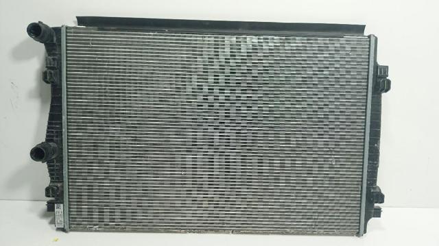 VAG 5Q0121251GR Radiador de refrigeración del motor  disponible Valladolid