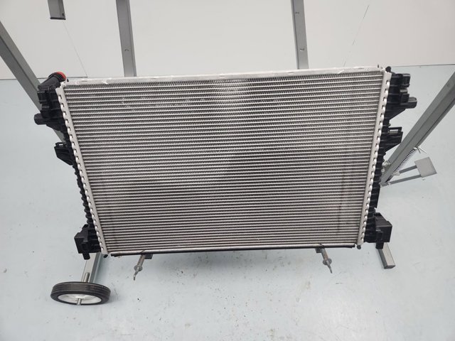 5Q0121251HQ Radiador adicional de refrigeración del motor  en stock Sabadell