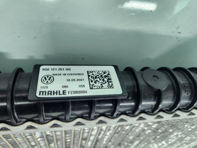 5Q0121251HQ VAG Radiador adicional de refrigeración del motor  comprar en Oviedo