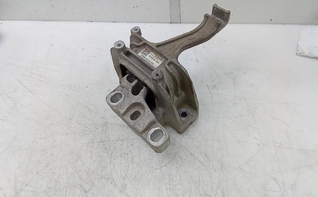 5Q0199262 Soporte de motor derecho  disponible Burgos