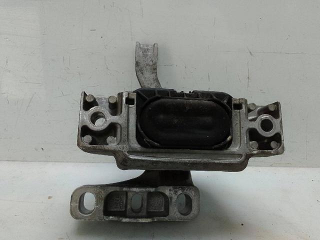 VAG 5Q0199262 Soporte de motor derecho  en stock Terrassa