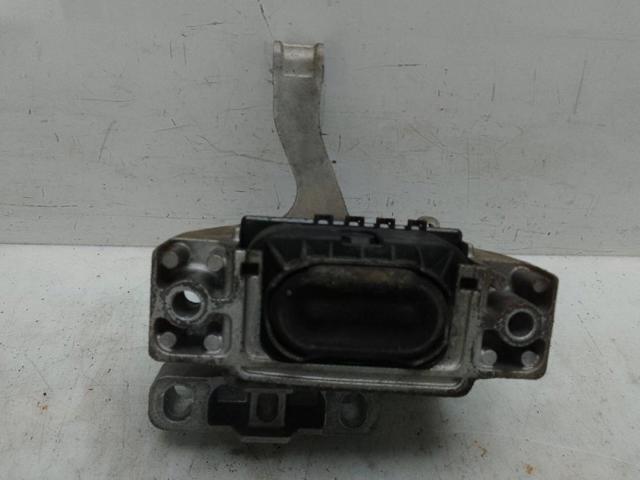 5Q0199262 Soporte de motor derecho  disponible Málaga