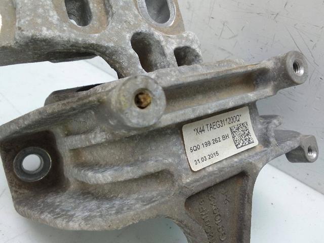 5Q0199262 VAG Soporte de motor derecho  en stock Gandía
