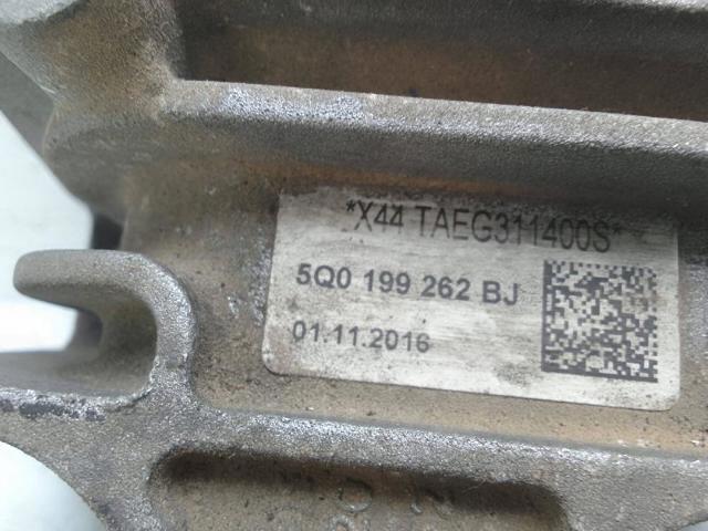 VAG 5Q0199262 Soporte de motor derecho  disponible Valladolid