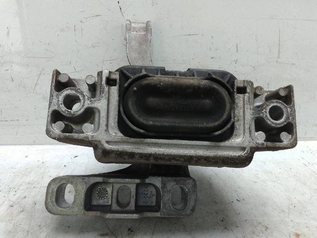 5Q0199262 Soporte de motor derecho  en stock Granada