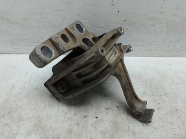 5Q0199262 VAG Soporte de motor derecho  comprar en Lleida