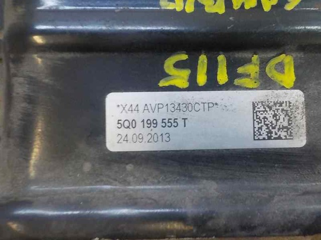 5Q0199555T Soporte izquierdo del motor  en stock Granada