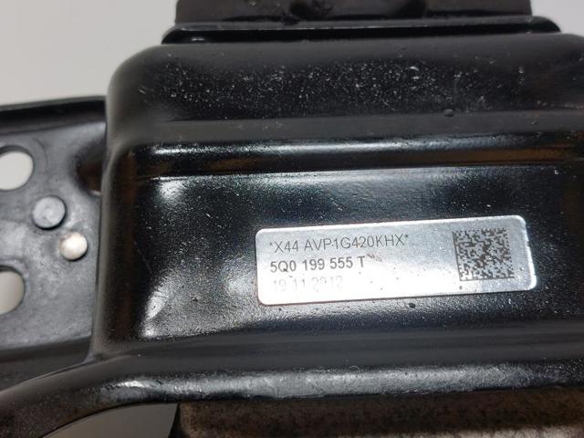 5Q0199555T Soporte izquierdo del motor  en stock Granada