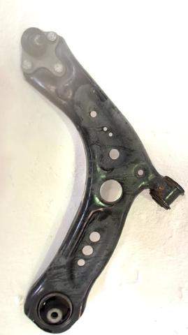 VAG 5Q0407151J Brazo inferior izquierdo de la suspensión delantera  disponible Lugo