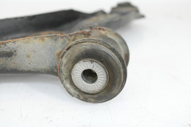 5Q0407151J Brazo inferior izquierdo de la suspensión delantera  disponible Utrera