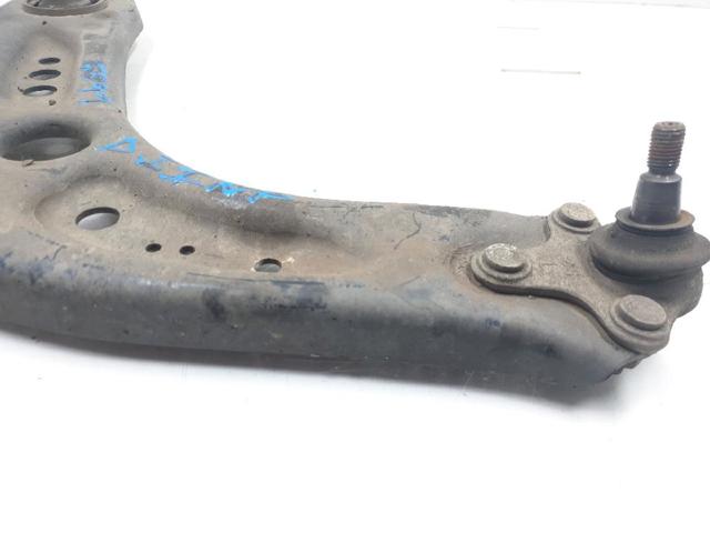 VAG 5Q0407151J Brazo inferior izquierdo de la suspensión delantera  en stock Salamanca