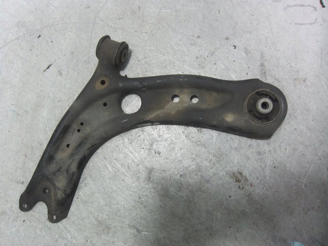 5Q0407151R VAG Brazo inferior izquierdo de la suspensión delantera  en stock Gandía
