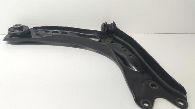 Brazo inferior izquierdo de la suspensión delantera 5Q0407151T VAG