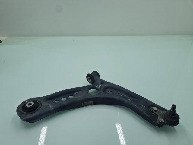 VAG 5Q0407152J Brazo inferior derecho de la suspensión delantera  disponible Valladolid