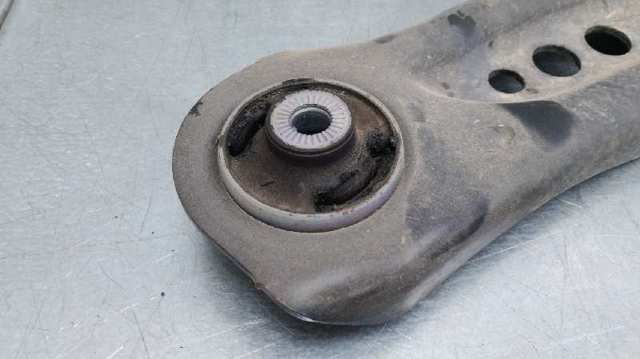 5Q0407152J Brazo inferior derecho de la suspensión delantera  disponible Málaga