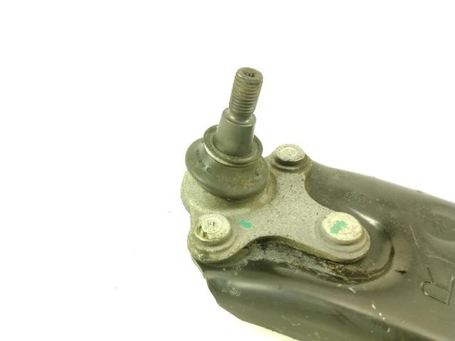 5Q0407152L Brazo inferior derecho de la suspensión delantera  disponible Málaga