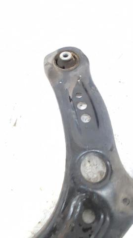 5Q0407152L Brazo inferior derecho de la suspensión delantera  disponible Málaga