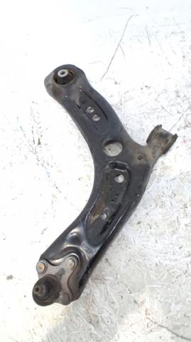 VAG 5Q0407152L Brazo inferior derecho de la suspensión delantera  disponible Valladolid