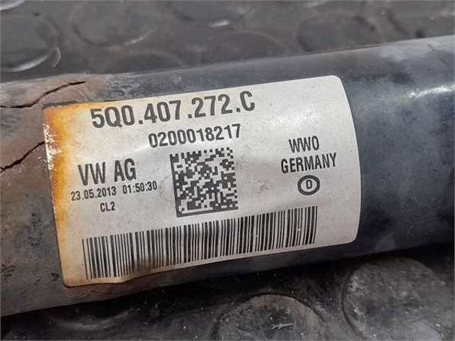 5Q0407272C Semieje delantero derecho  disponible Málaga