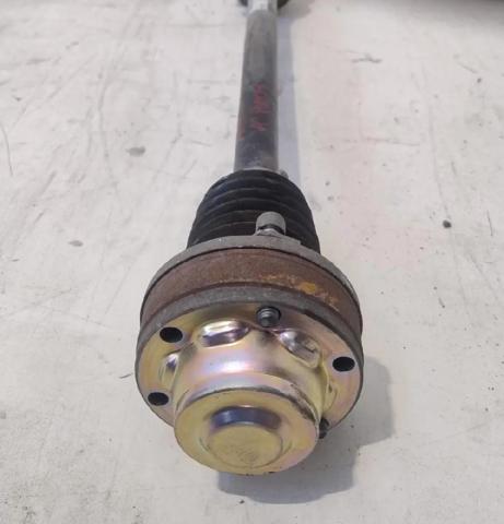 VAG 5Q0501203A Semieje trasero izquierdo  disponible Lugo