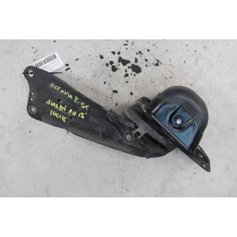 5Q0505223D Brazo longitudinal inferior izquierdo de la suspensión trasera  disponible Utrera