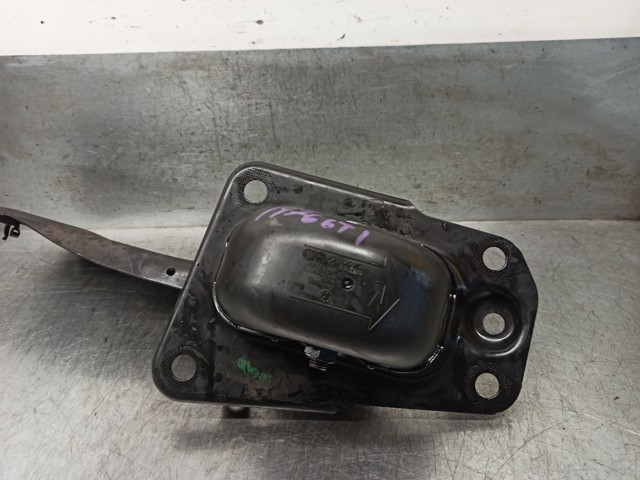 5Q0505225C Brazo longitudinal inferior izquierdo de la suspensión trasera  disponible Utrera