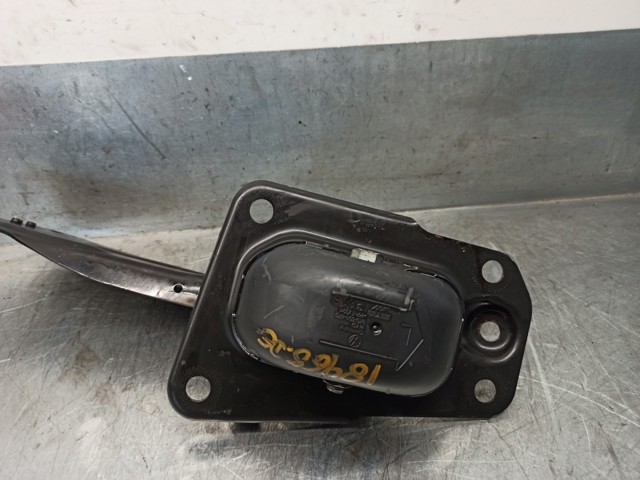 5Q0505225C Barra oscilante, suspensión de ruedas, trasera izquierda  en stock Granada