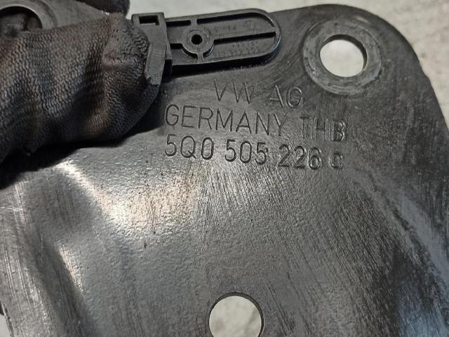 5Q0505226C VAG Brazo longitudinal inferior derecho de la suspensión trasera  disponible Vigo