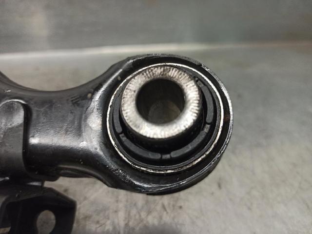 5Q0505323C VAG Brazo superior de suspensión trasera izquierdo/derecho  en stock Gandía