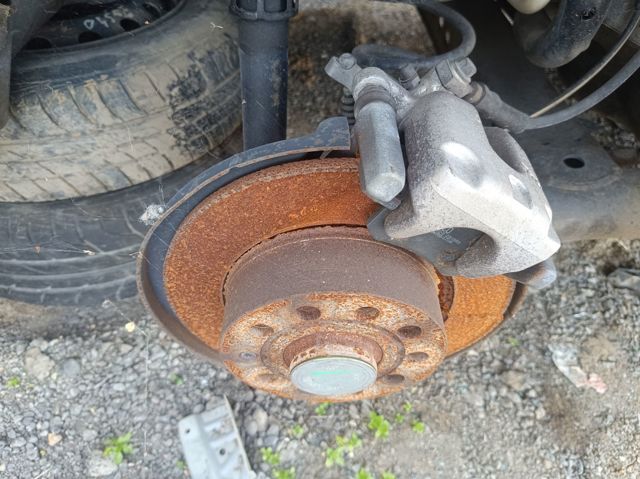 5Q0598611 Cubo trasero  comprar en Reus