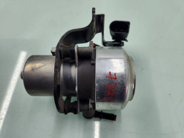 VAG 5Q0612181 Bomba de vacío  disponible Lugo