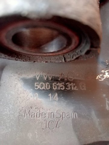 Protector de disco de freno delantero derecho 5Q0615312G VAG
